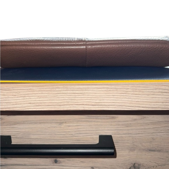 Stone Mountain Brown Pebbled Leather Shoulder Bag - Picture 5 of 5